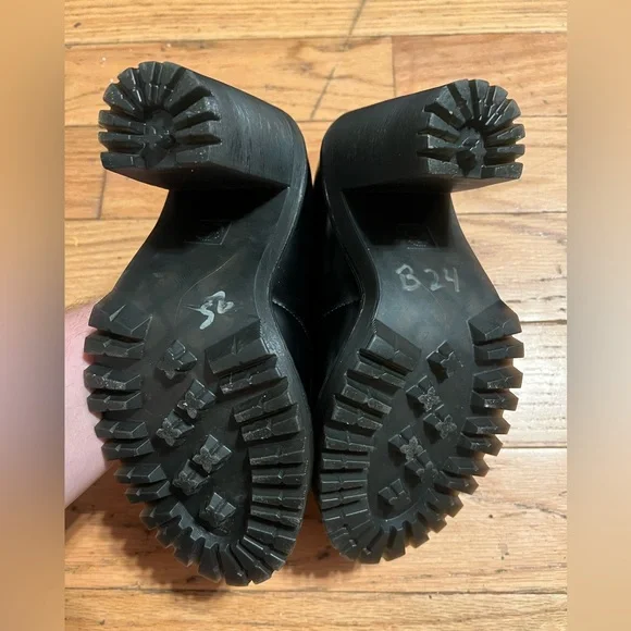 Dr Martens Cordelia Boots US Women’s Size 5 or Size 3.5Y - Picture 5 of 9